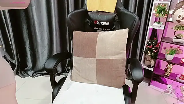 Yuki-yio online show from 02.04.26