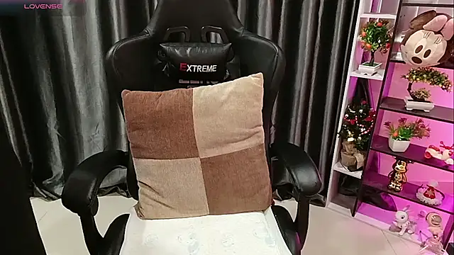 Yuki-yio online show from 02.05.26