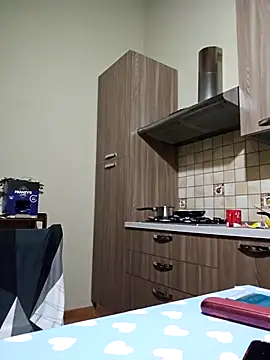 CRHYSTEL online show from 02.27.25