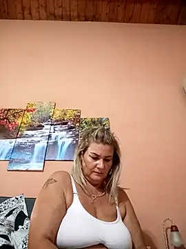 CRHYSTEL online show from 10.16.25