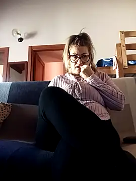 CRHYSTEL online show from 10.24.25