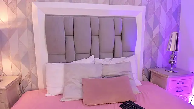 Alana 2916  online show from 02.25.25