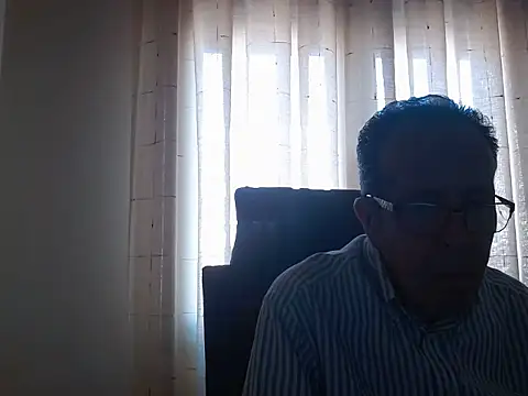 Snapshot of TonyComa chatting on 09.25.25 TonyComa online show from 09.25.25