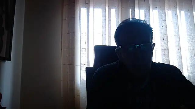 Snapshot of TonyComa chatting on 12.01.25 TonyComa online show from 12.01.25