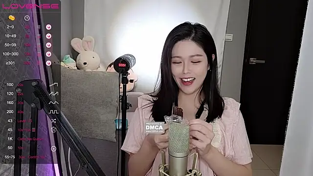Snapshot of tw_lala chatting on 12.06.24 tw lala online show from 12.06.24