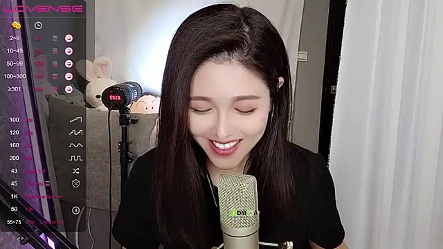 Snapshot of tw_lala chatting on 12.10.24 tw lala online show from 12.10.24