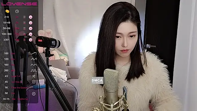 Snapshot of tw_lala chatting on 12.17.24 tw lala online show from 12.17.24
