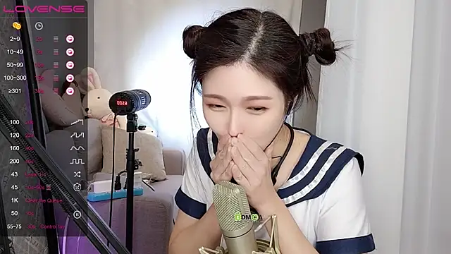 Snapshot of tw_lala chatting on 12.23.24 tw lala online show from 12.23.24