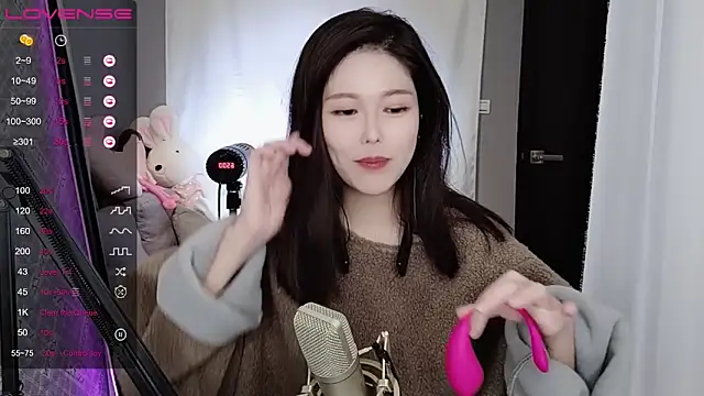 Snapshot of tw_lala chatting on 12.26.24 tw lala online show from 12.26.24