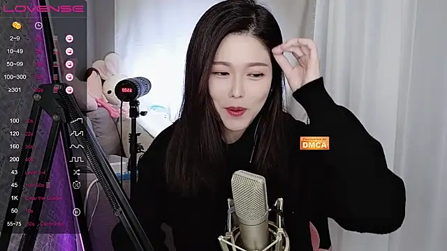 Snapshot of tw_lala chatting on 12.27.24 tw lala online show from 12.27.24