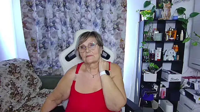 Snapshot of Selenna57 chatting on 01.04.25 Selenna57 online show from 01.04.25