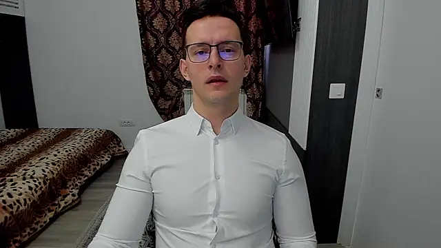 sexxymuscles4u online show from 02.24.25