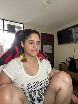 EmmaMelissa0521 online show from 05.17.26