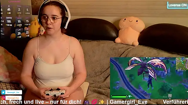 Snapshot of GamerGirl_Eve chatting on 01.24.25 GamerGirl Eve online show from 01.24.25