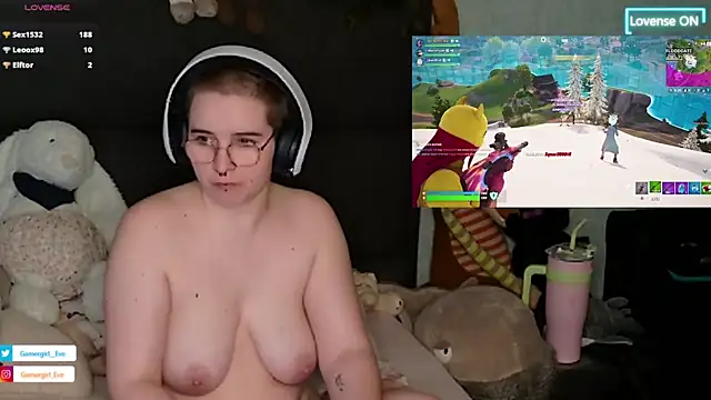 Snapshot of GamerGirl_Eve chatting on 03.06.25 GamerGirl Eve online show from 03.06.25