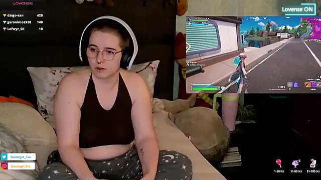 Snapshot of GamerGirl_Eve chatting on 03.08.25 GamerGirl Eve online show from 03.08.25