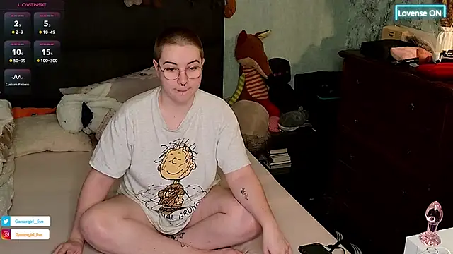 Snapshot of GamerGirl_Eve chatting on 03.20.25 GamerGirl Eve online show from 03.20.25
