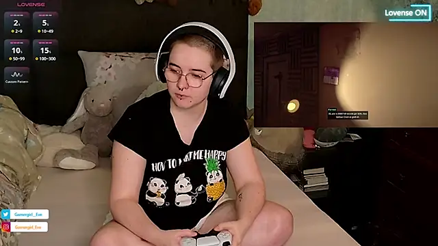 Snapshot of GamerGirl_Eve chatting on 03.21.25 GamerGirl Eve online show from 03.21.25