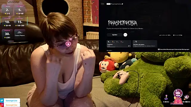 Snapshot of GamerGirl_Eve chatting on 10.04.25 GamerGirl Eve online show from 10.04.25