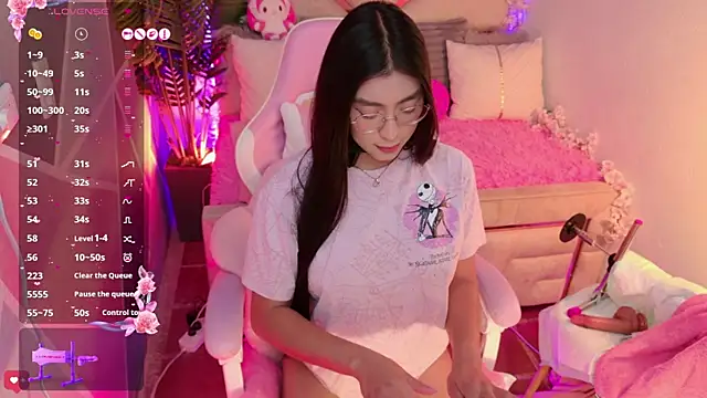 Snapshot of shanon- chatting on 02.09.26 shanon- online show from 02.09.26