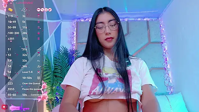 Snapshot of shanon- chatting on 02.18.26 shanon- online show from 02.18.26