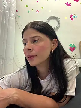 Estefani 32 online show from 04.12.26