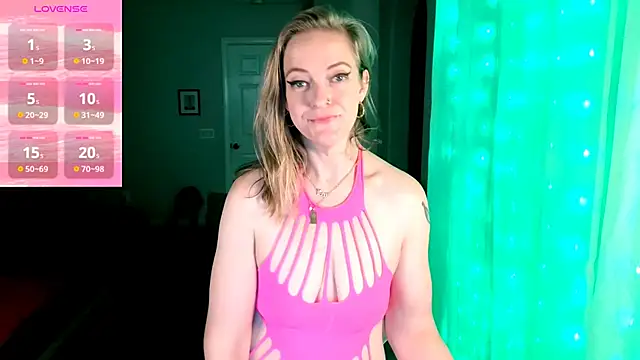 britteebee online show from 10.18.25