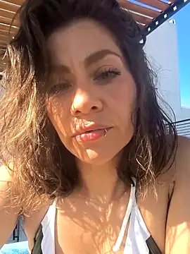 Snapshot of SamyJones9 chatting on 12.17.25 SamyJones9 online show from 12.17.25