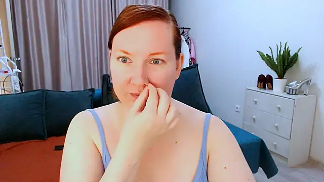 GoddessLara online show from 09.10.25