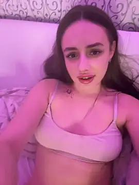 Lisaaan online show from 10.13.25