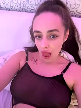 Lisaaan online show from 10.16.25