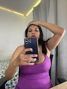 Snapshot of marc_and_ema chatting on 11.21.25 marc and ema online show from 11.21.25