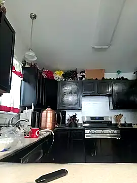 Snapshot of ScarletCallings420 chatting on 12.28.24 ScarletCallings420 online show from 12.28.24