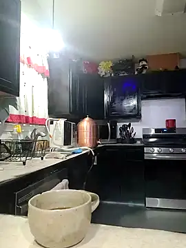 Snapshot of ScarletCallings420 chatting on 01.19.25 ScarletCallings420 online show from 01.19.25