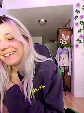 Snapshot of ScarletCallings420 chatting on 03.12.25 ScarletCallings420 online show from 03.12.25