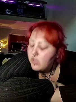 Snapshot of Cutegothcrybabyx chatting on 10.26.25 Cutegothcrybabyx online show from 10.26.25