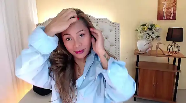 DreamLADYBOY online show from 01.19.25