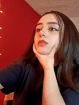 IvonneT online show from 10.20.25