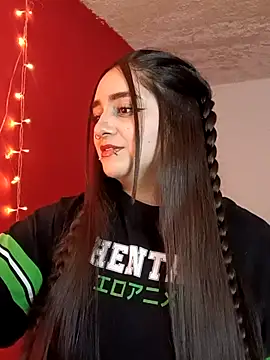 IvonneT online show from 10.26.25