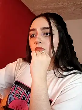 IvonneT online show from 11.09.25