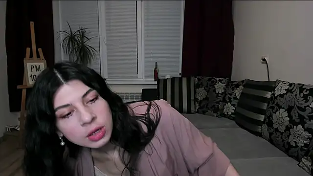 Snapshot of MolagAnna chatting on 12.16.25 MolagAnna online show from 12.16.25