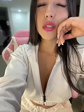 MiaJones21 online show from 02.02.25