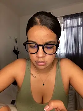 trianawhite online show from 03.15.25