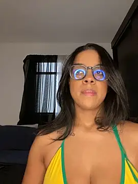 trianawhite online show from 09.30.25