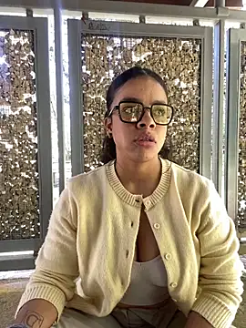 trianawhite online show from 04.01.26