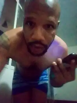 Snapshot of eatxaxa chatting on 12.14.24 eatxaxa online show from 12.14.24