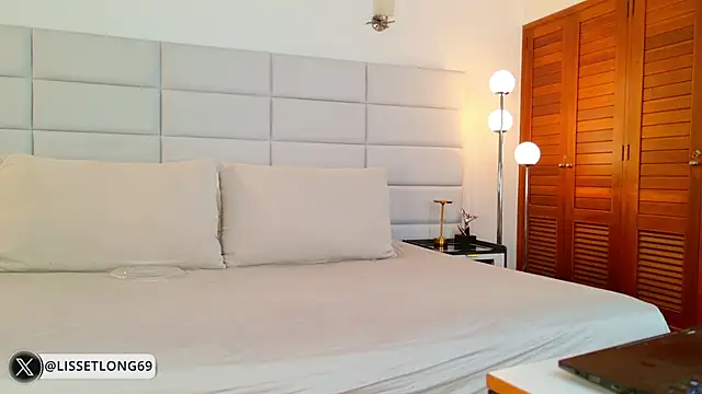 Snapshot of lissetlong69 chatting on 02.24.26 lissetlong69 online show from 02.24.26