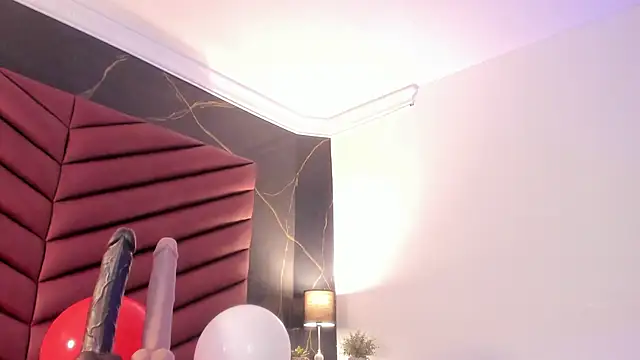 Snapshot of ValerySex_ chatting on 02.13.26 ValerySex online show from 02.13.26