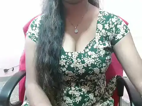 LovingPihu online show from 02.04.25