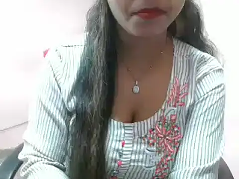 LovingPihu online show from 02.07.25